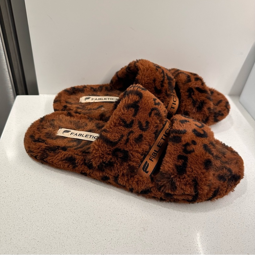 Women’s Fabletics Snug Strap Slipper Leopard Size 11 - Picture 2 of 4